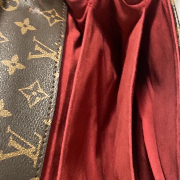 Louis V purse - Picture 5 of 11